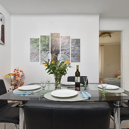 Appartement Danica 358 *