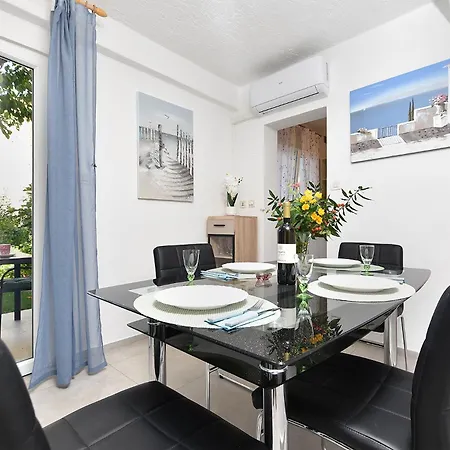 Апартаменты Danica 358 *